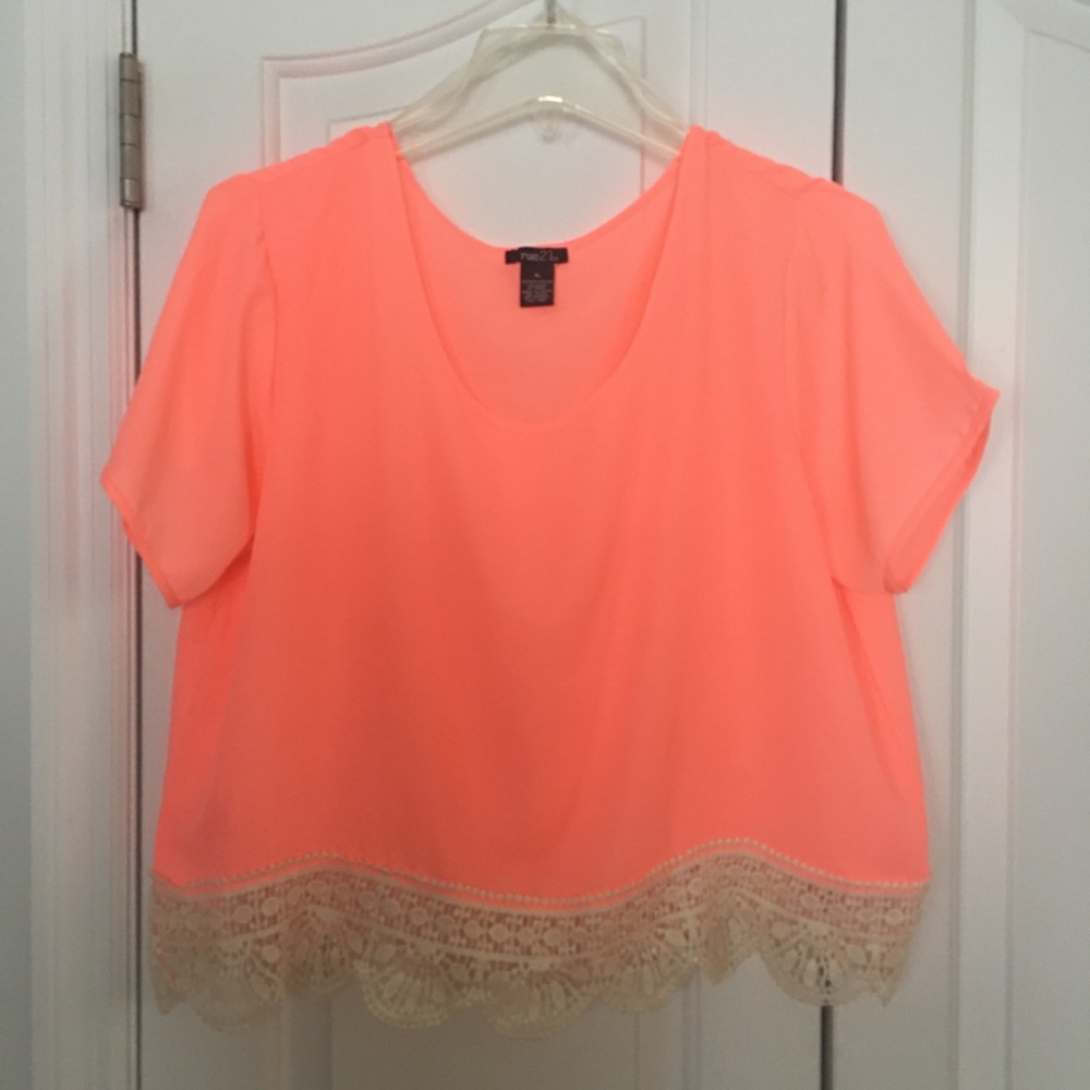 Rue21 Short Sleeve Lace Trim Top
